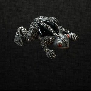 Crystal Frog Reptile Decor